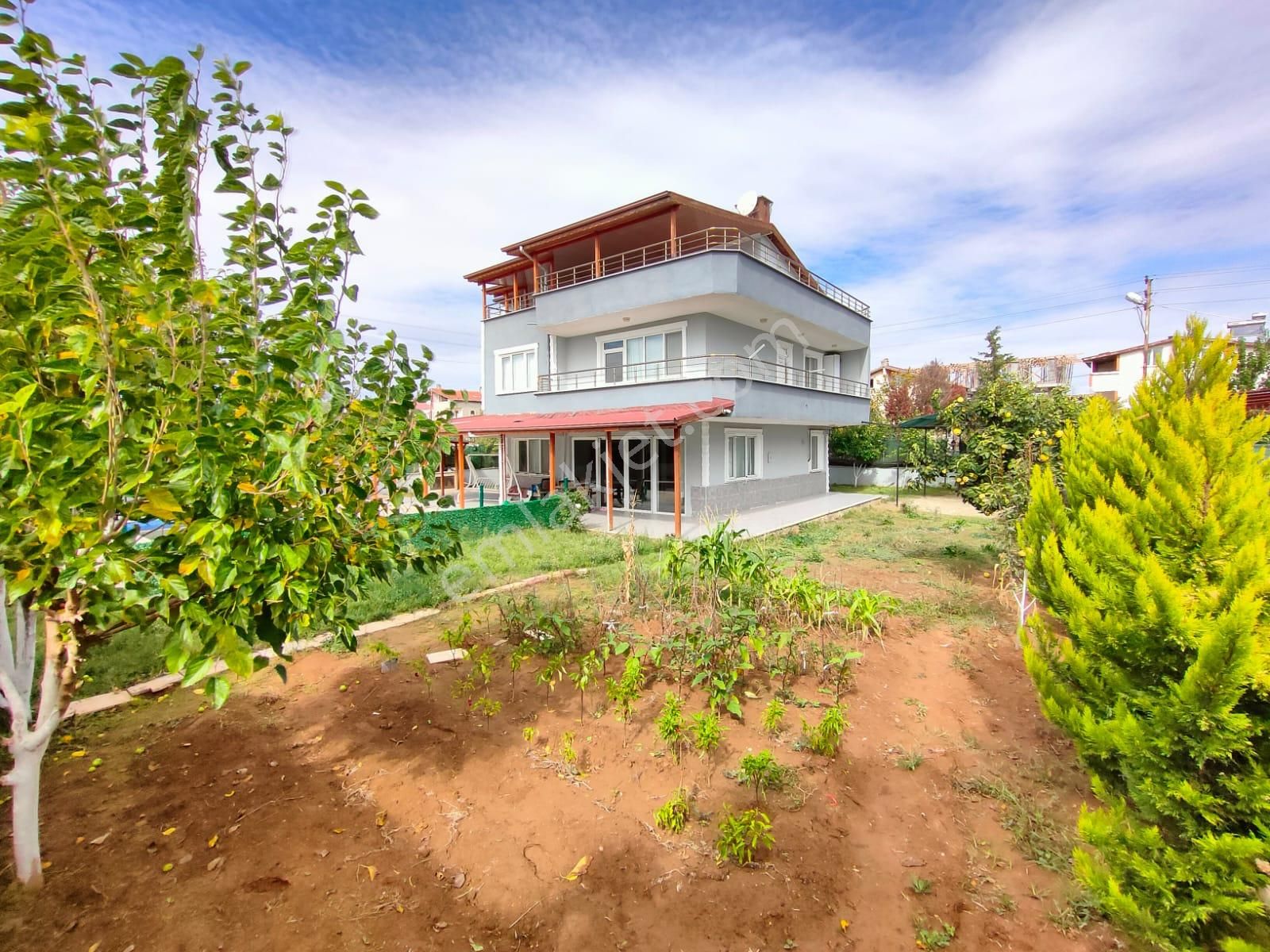 Tekirdağ Yeniçiftlik De Havuzlu 700 M2 Arsalı Muhteşem Mülk - Görsel 5