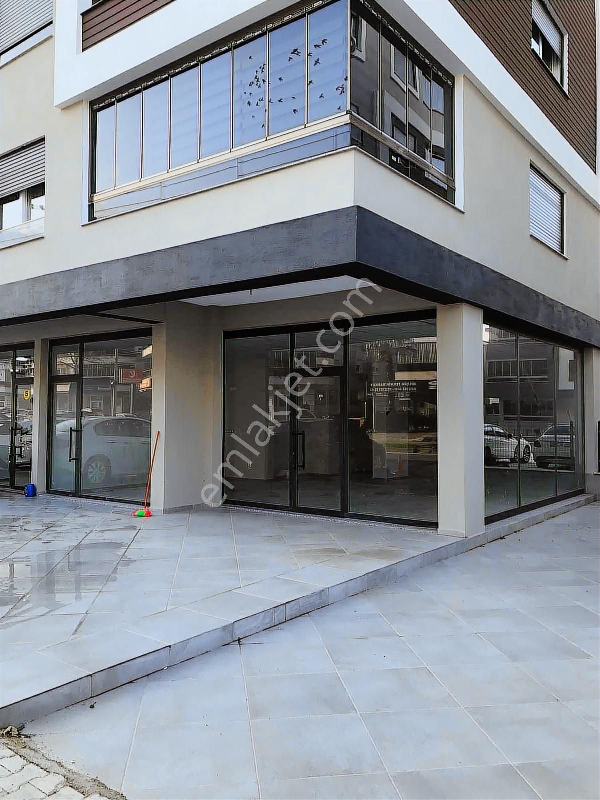 Kent Gayrimenkul'den Önü Açık Cadde Üstünde Kiralık Dükkan