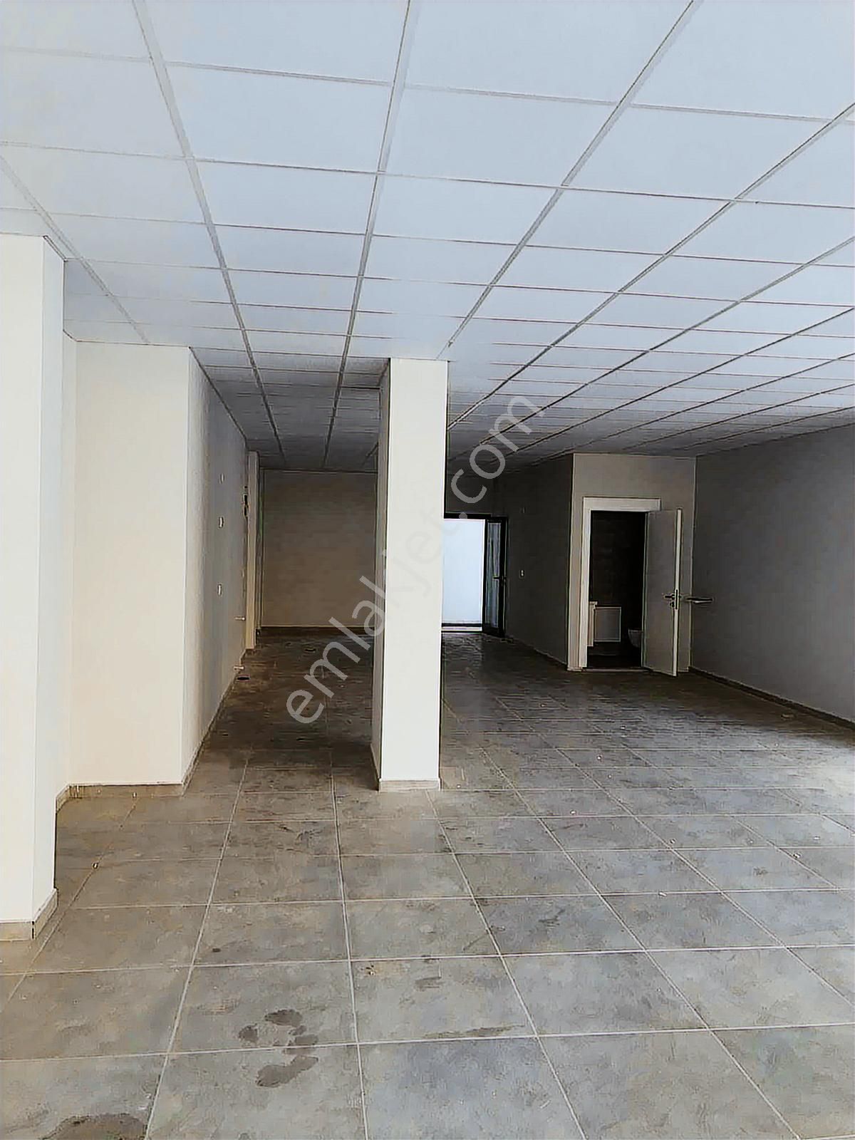 Kent Gayrimenkul'den Önü Açık Cadde Üstünde Kiralık Dükkan - Görsel 3