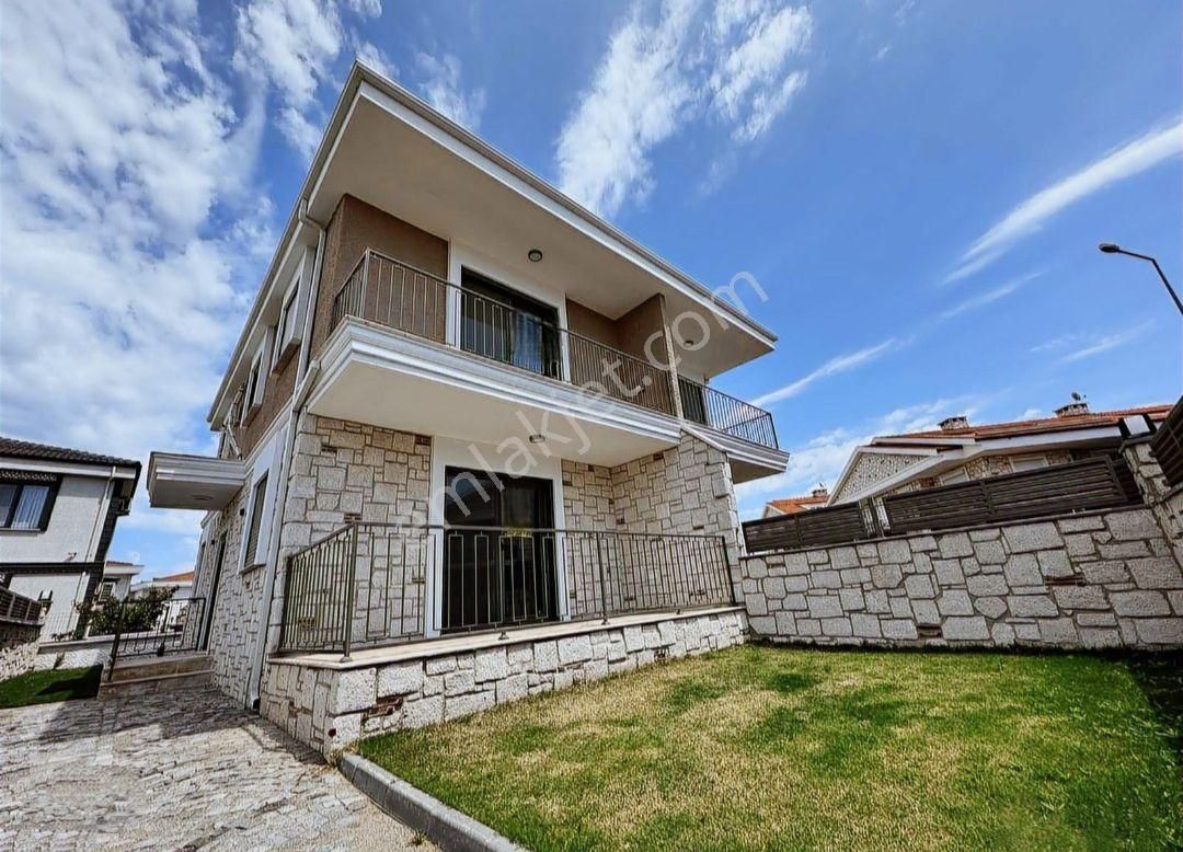 Taş Emlak'tan Sarımsaklıda 3+1 Sıfır Villa