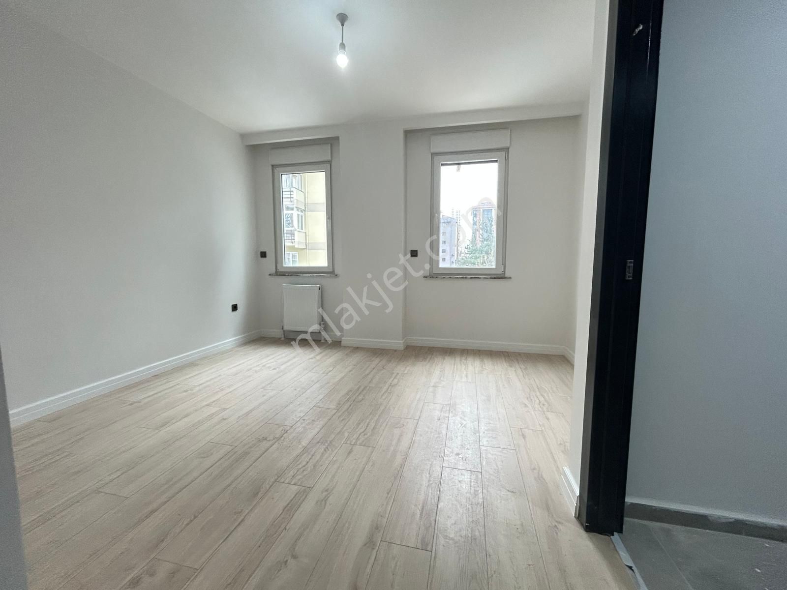 Kozyatağın'da Prestijli Bina Da Sıfır Balkonlu Net 70m2 2+1 - Görsel 15