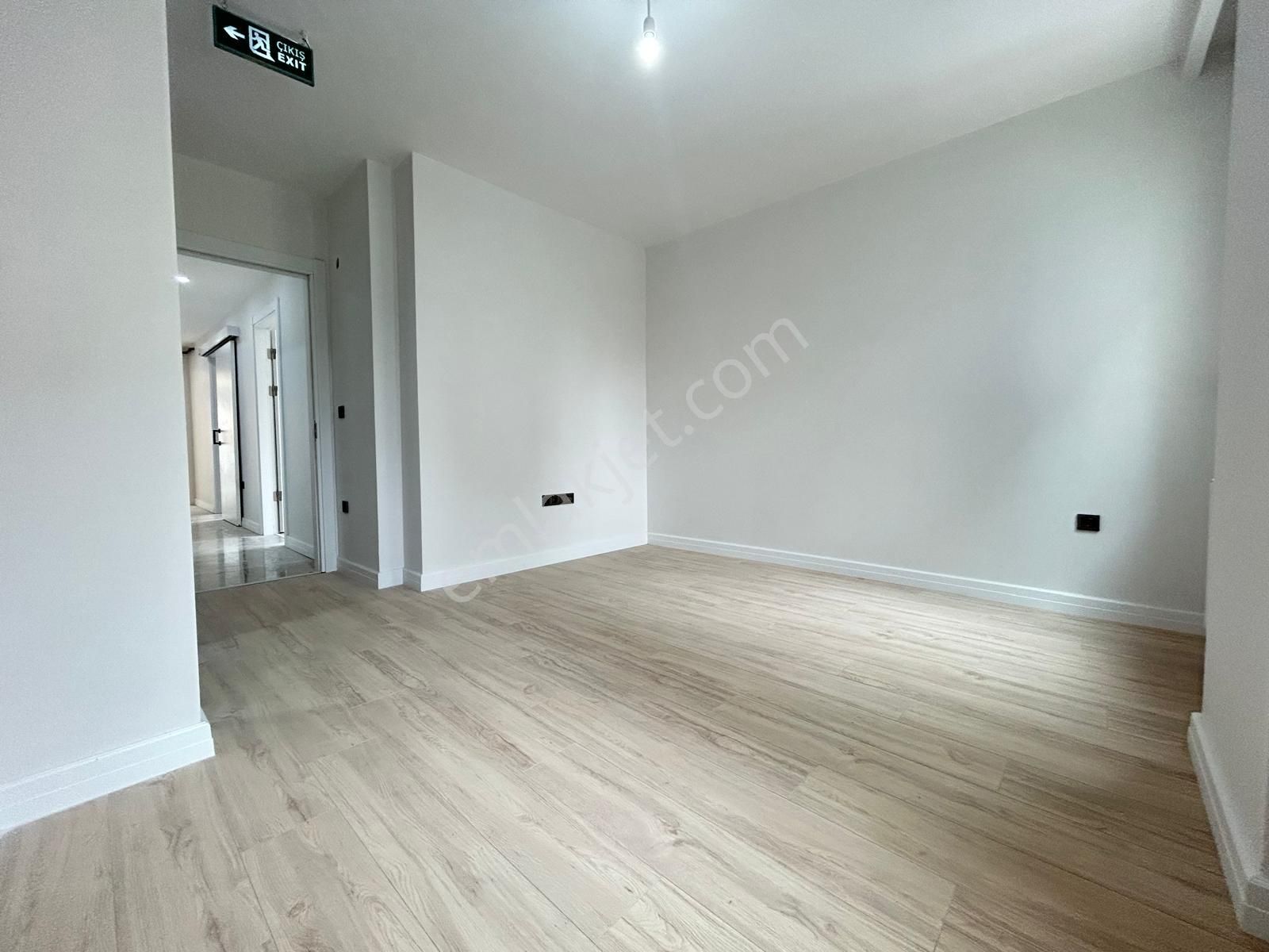 Kozyatağın'da Prestijli Bina Da Sıfır Balkonlu Net 70m2 2+1 - Görsel 18