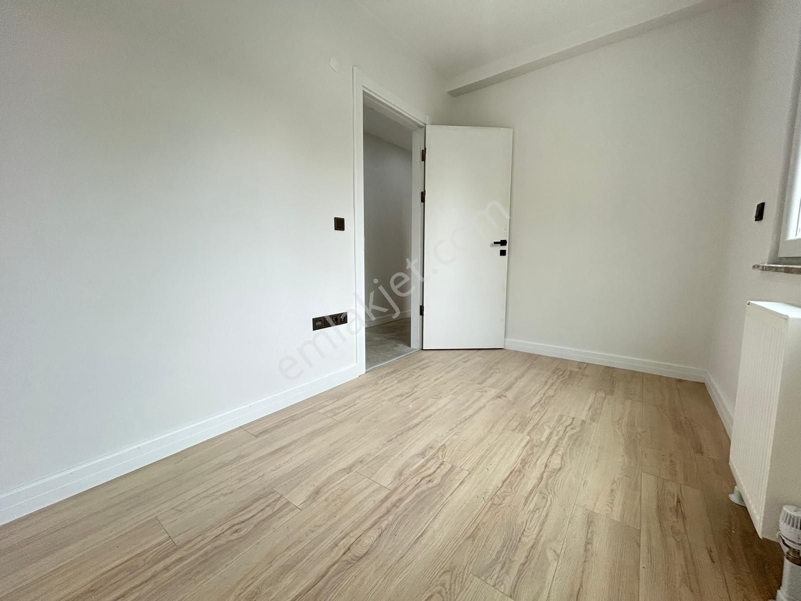 Kozyatağın'da Prestijli Bina Da Sıfır Balkonlu Net 70m2 2+1 - Görsel 13