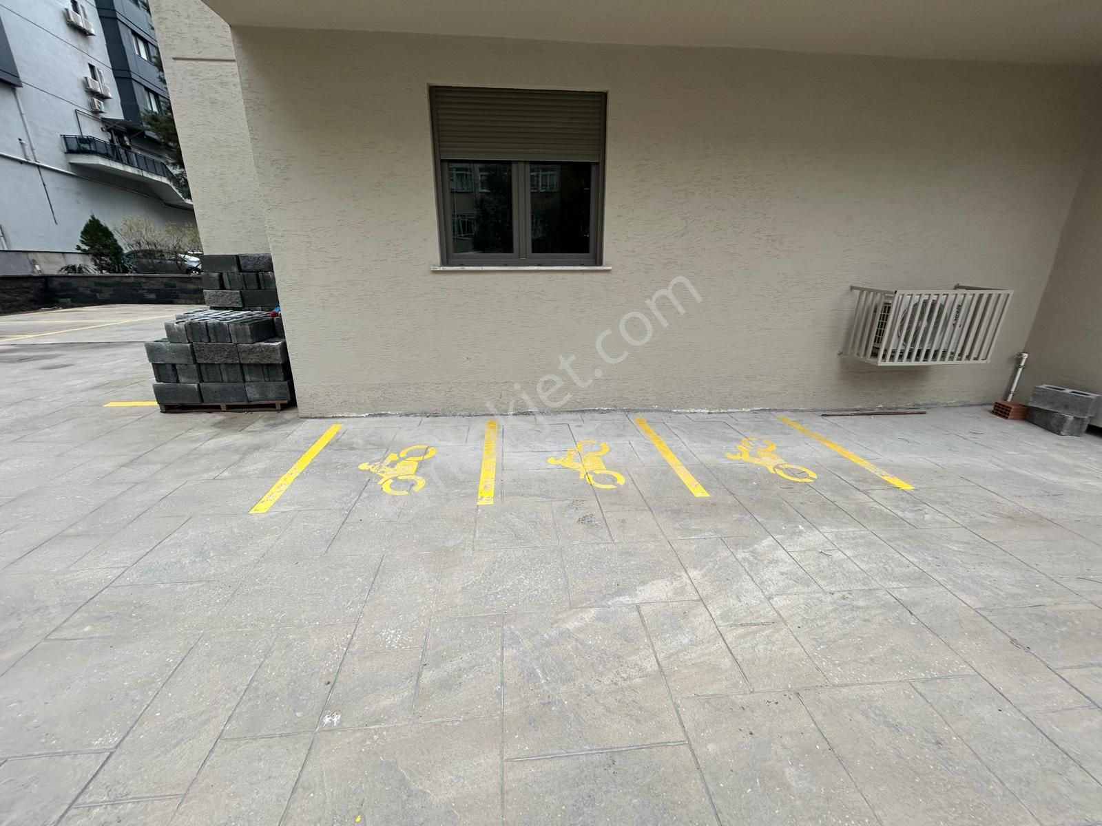 Kozyatağın'da Prestijli Bina Da Sıfır Balkonlu Net 70m2 2+1 - Görsel 28