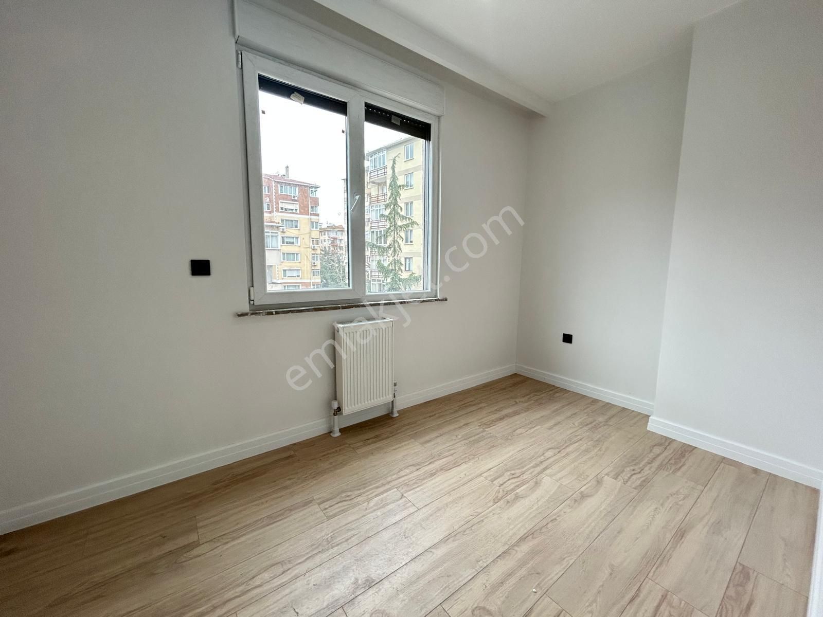 Kozyatağın'da Prestijli Bina Da Sıfır Balkonlu Net 70m2 2+1 - Görsel 11