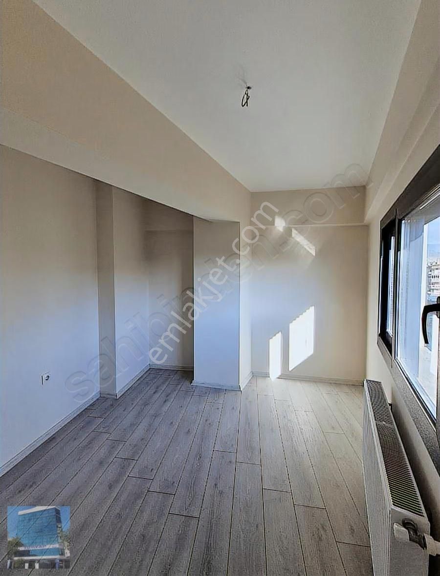 Karşıyaka Girne Bulvarında Satılık 1+1 Daire - Görsel 10