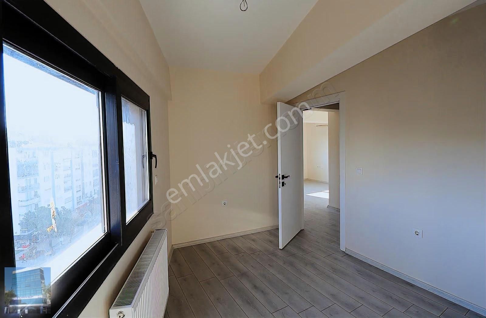 Karşıyaka Girne Bulvarında Satılık 1+1 Daire - Görsel 17