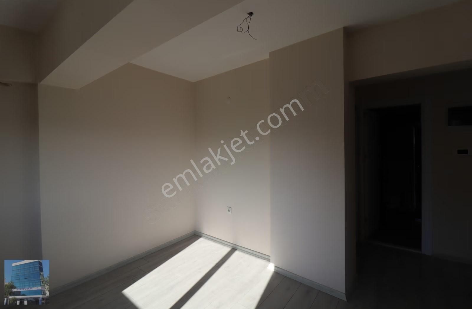 Karşıyaka Girne Bulvarında Satılık 1+1 Daire - Görsel 23