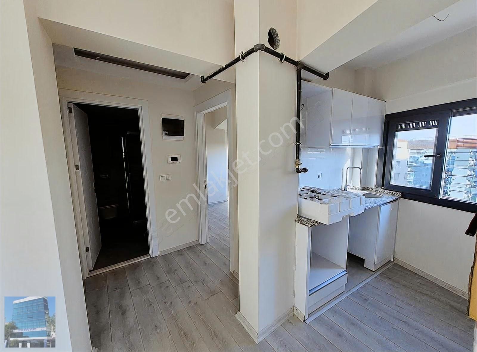 Karşıyaka Girne Bulvarında Satılık 1+1 Daire - Görsel 15