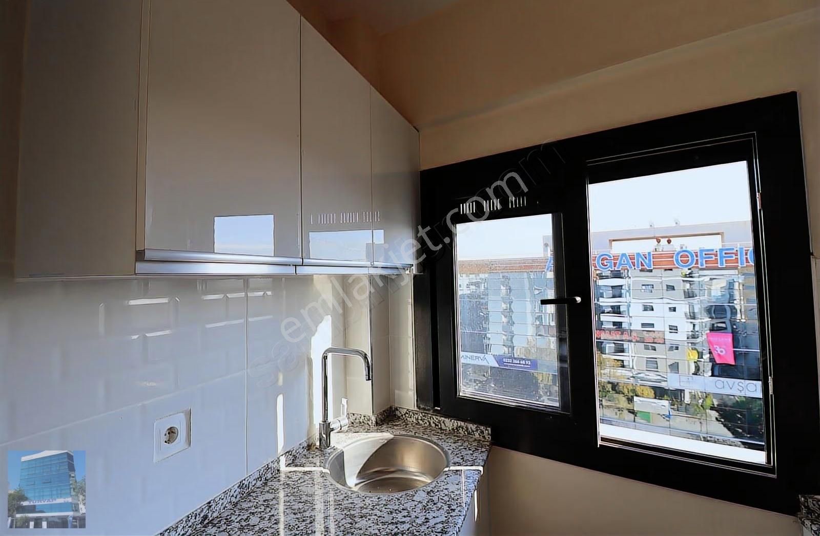 Karşıyaka Girne Bulvarında Satılık 1+1 Daire - Görsel 19