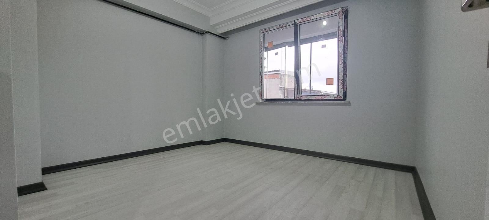 Toprak İnşaat...1 Yıllık Binada 1+1 Balkonlu Ulaşıma Sıfır!!! - Görsel 2