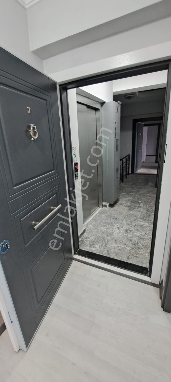 Toprak İnşaat...1 Yıllık Binada 1+1 Balkonlu Ulaşıma Sıfır!!! - Görsel 16