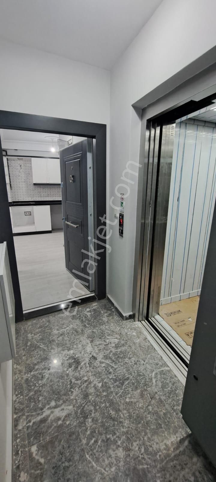 Toprak İnşaat...1 Yıllık Binada 1+1 Balkonlu Ulaşıma Sıfır!!! - Görsel 14