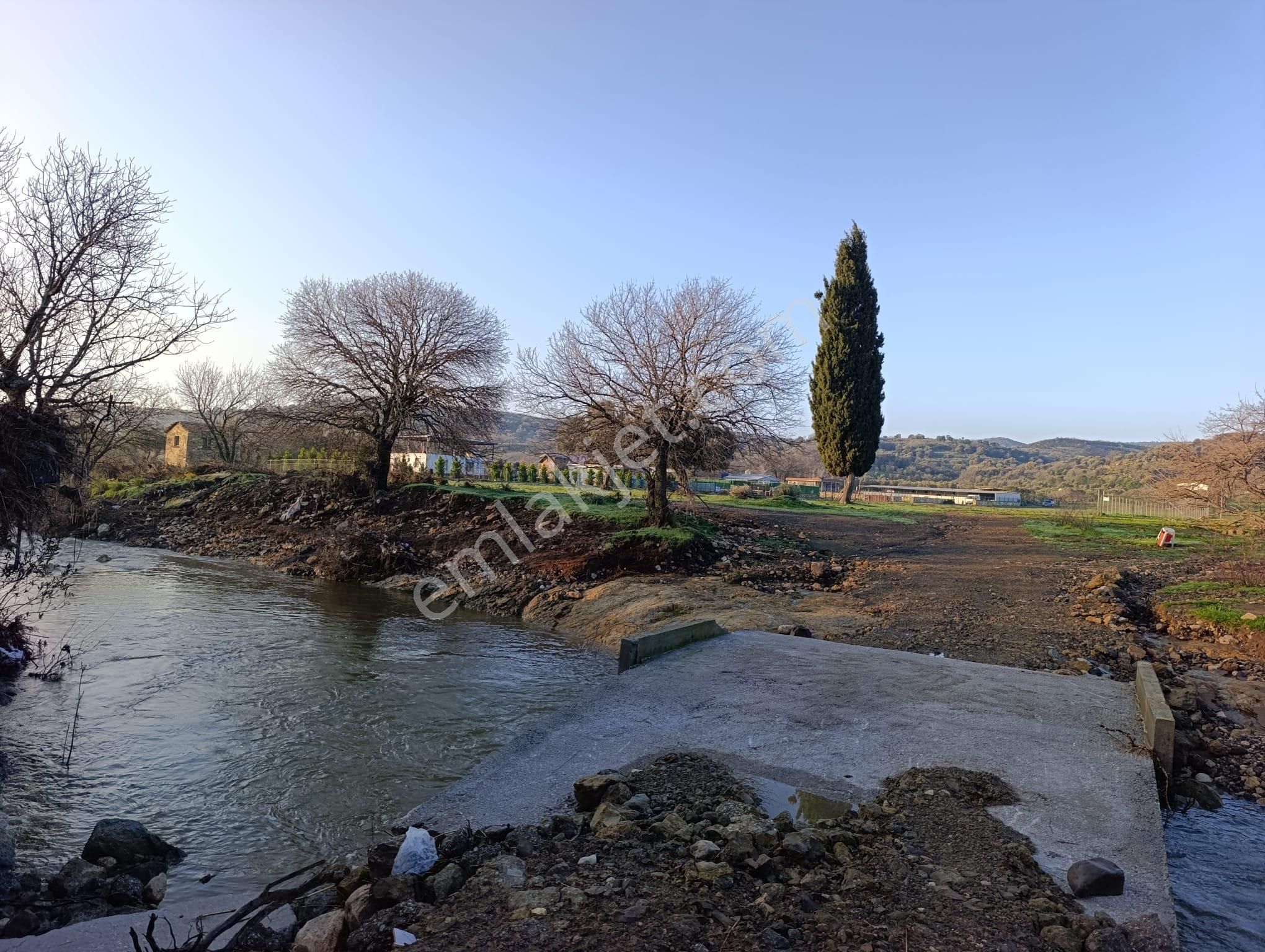 Foça Bucak Mevkiinde Satılık 1500m2 Hisse Tapulu Arazi - Görsel 13