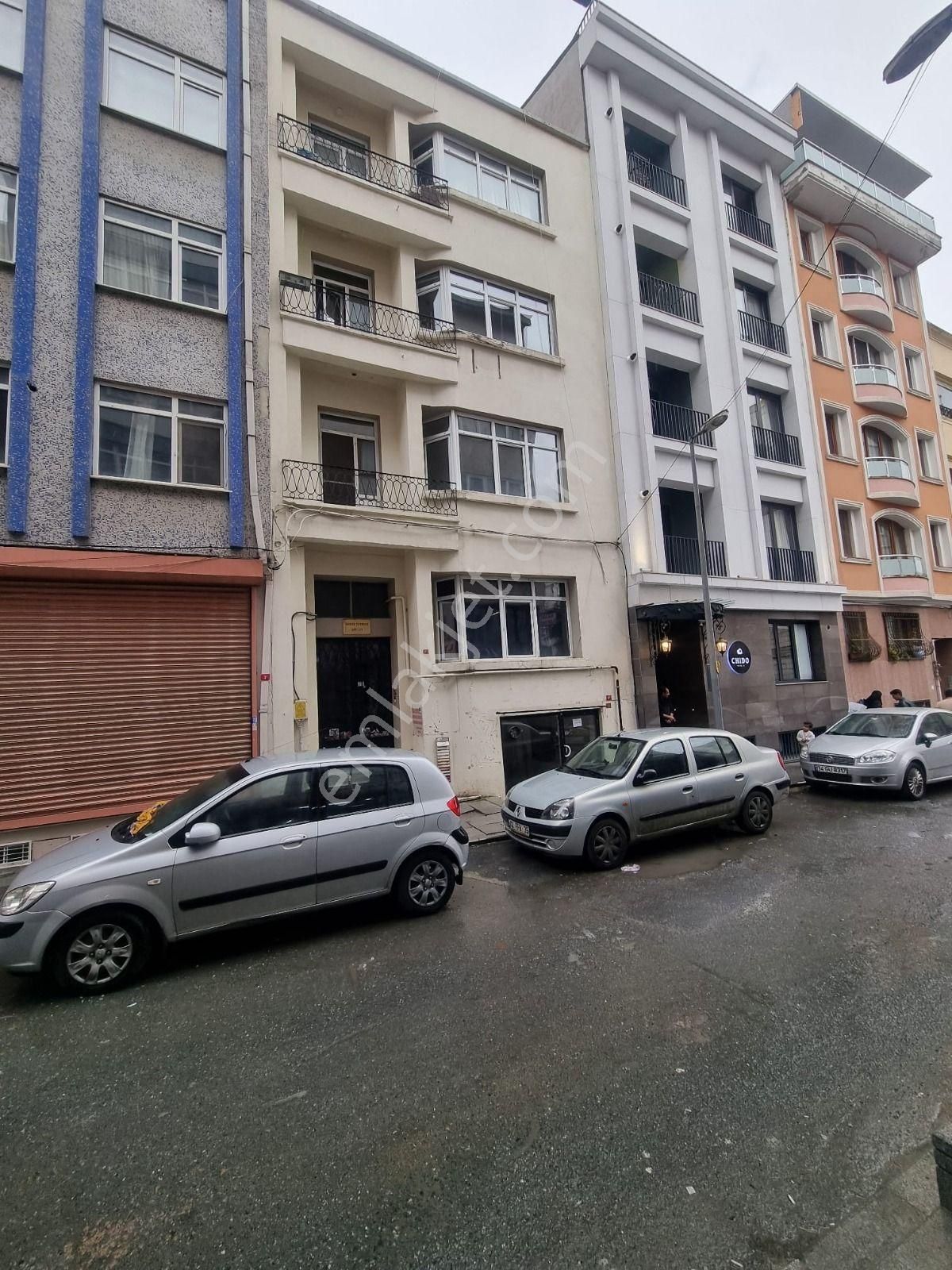 Şişli Hanımefendi Sokak Başında Satılık 5 Katlı Bina - Görsel 3