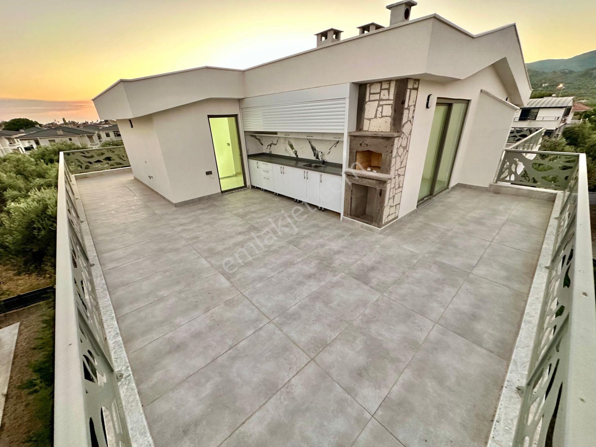 ✨akçay Ay Emlaktan✨narlı'da Yolun Altında Deniz Ve Dağ Çift Mutfak Manzaralı Teraslı 5+1 Lüks Villa - Görsel 32