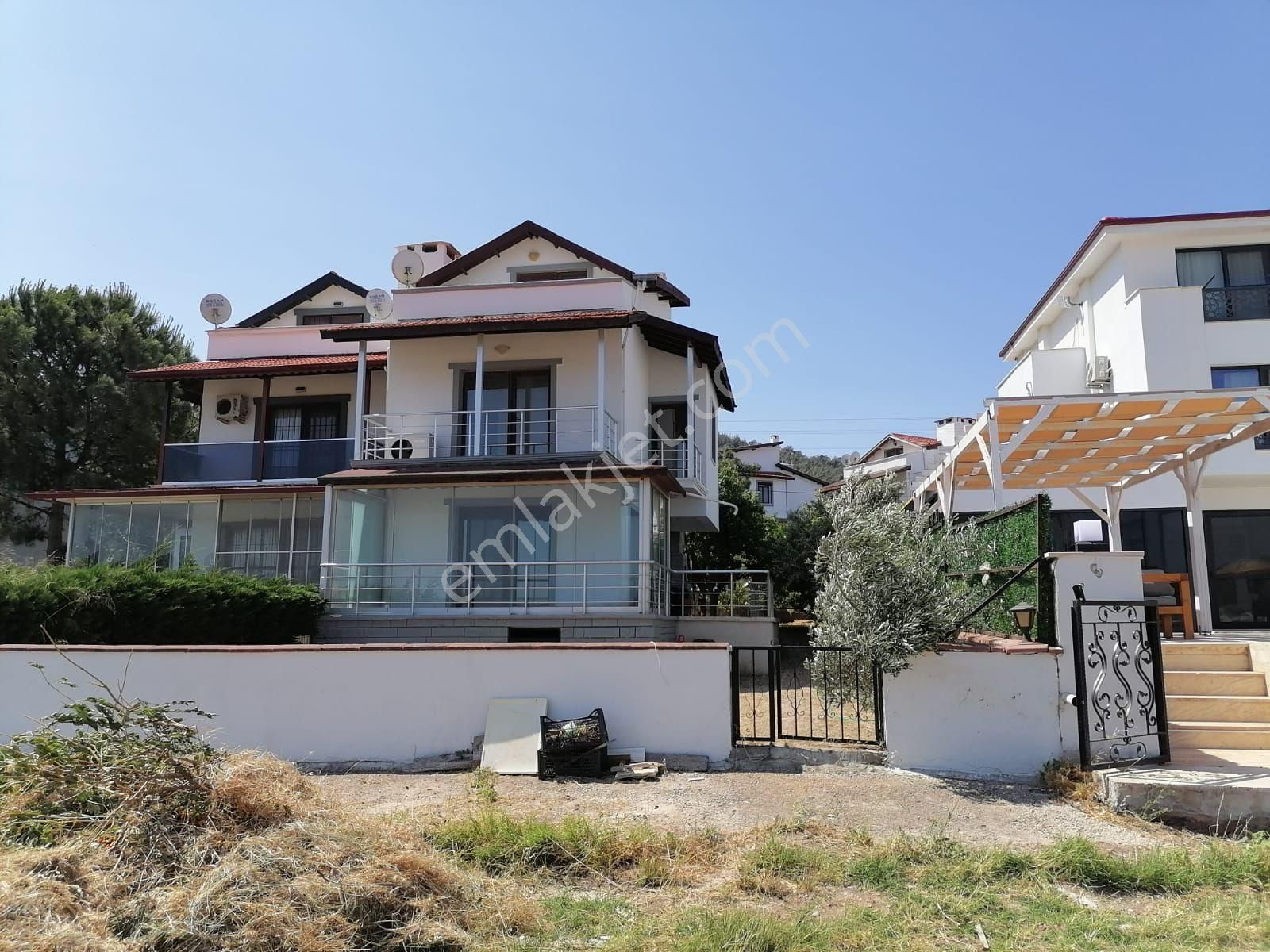 Taş Emlak'tan Denize İlk Sırada Önü Açık Villa