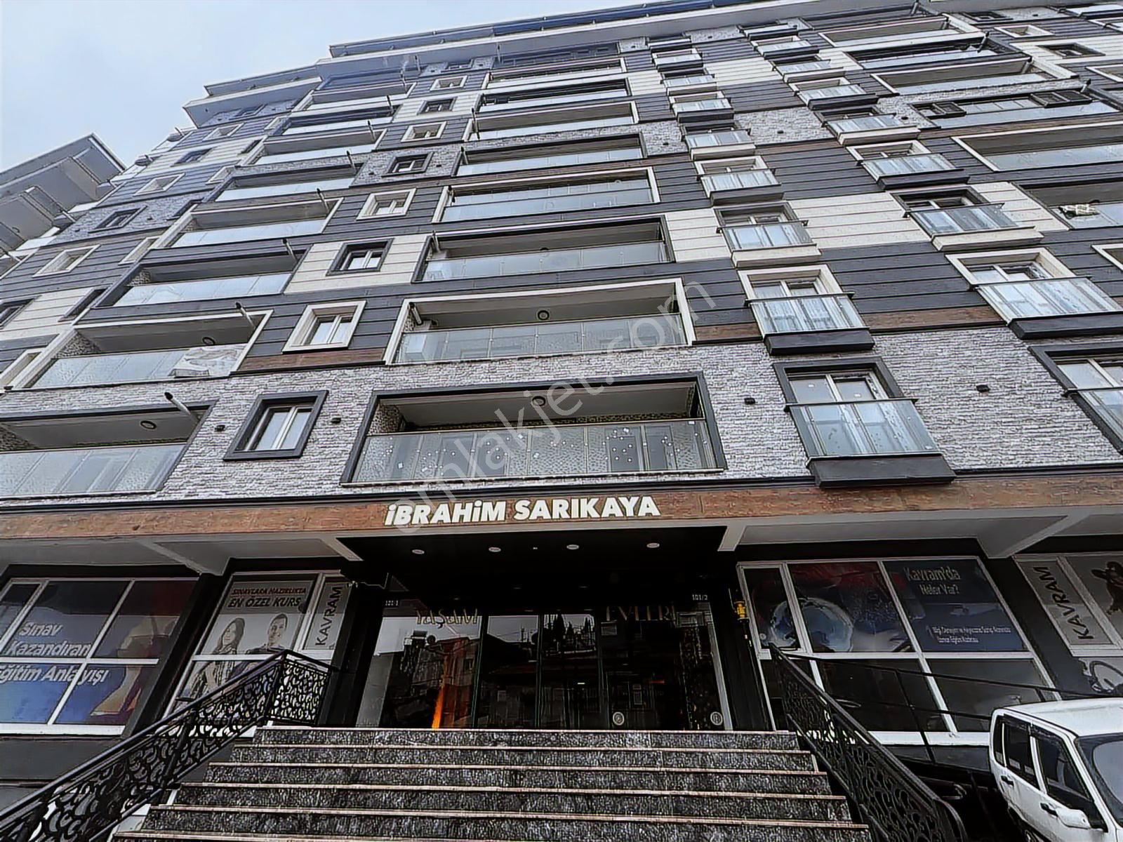 Menemen Merkezde 1+1 Kiralık Daire