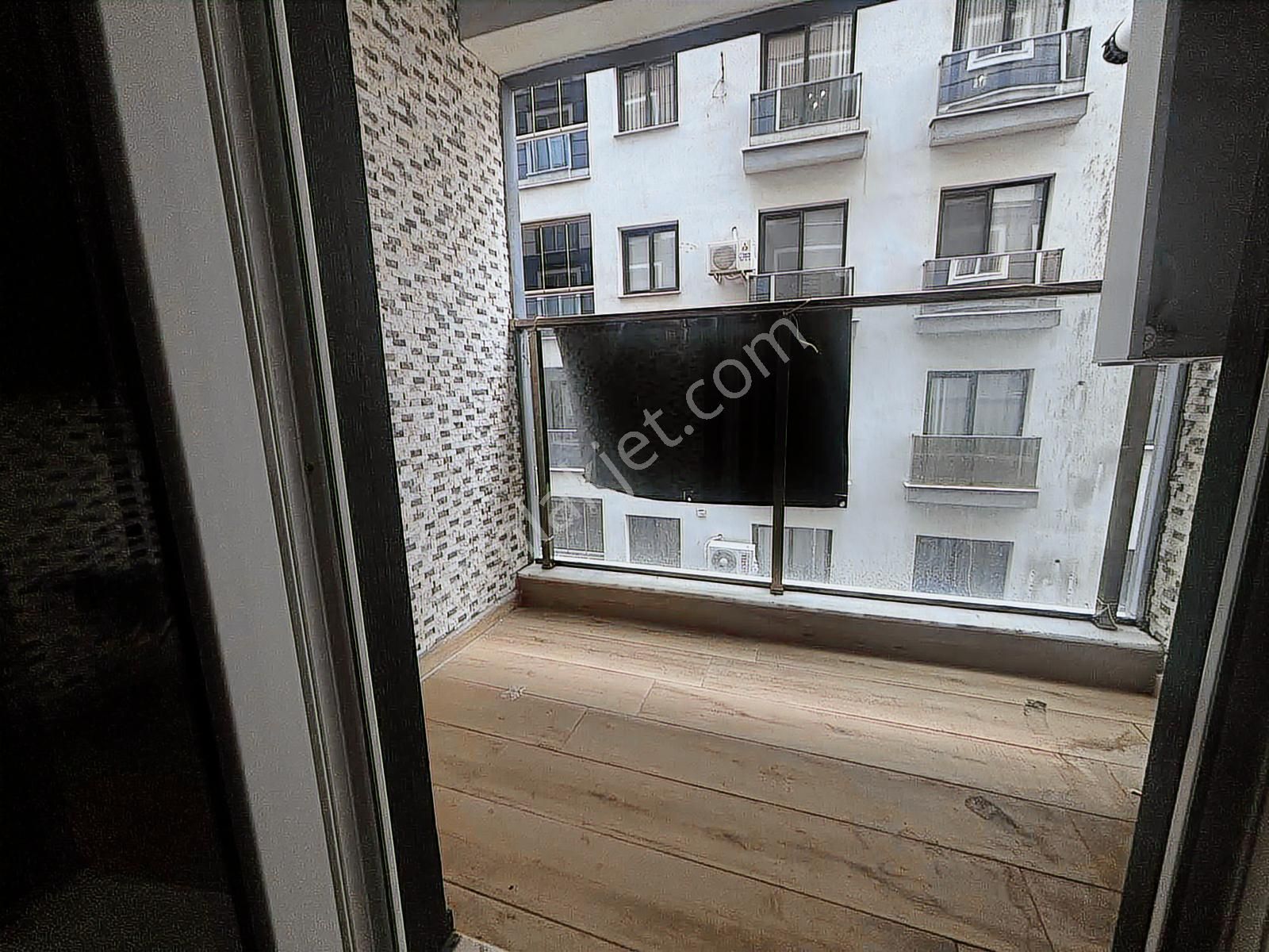 Menemen Merkezde 1+1 Kiralık Daire - Görsel 3