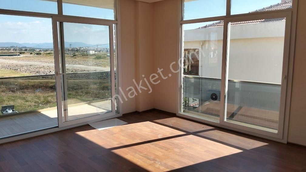 Taş Emlak'tan Sarımsaklıda 3+1 Önü Açık Villa - Görsel 18