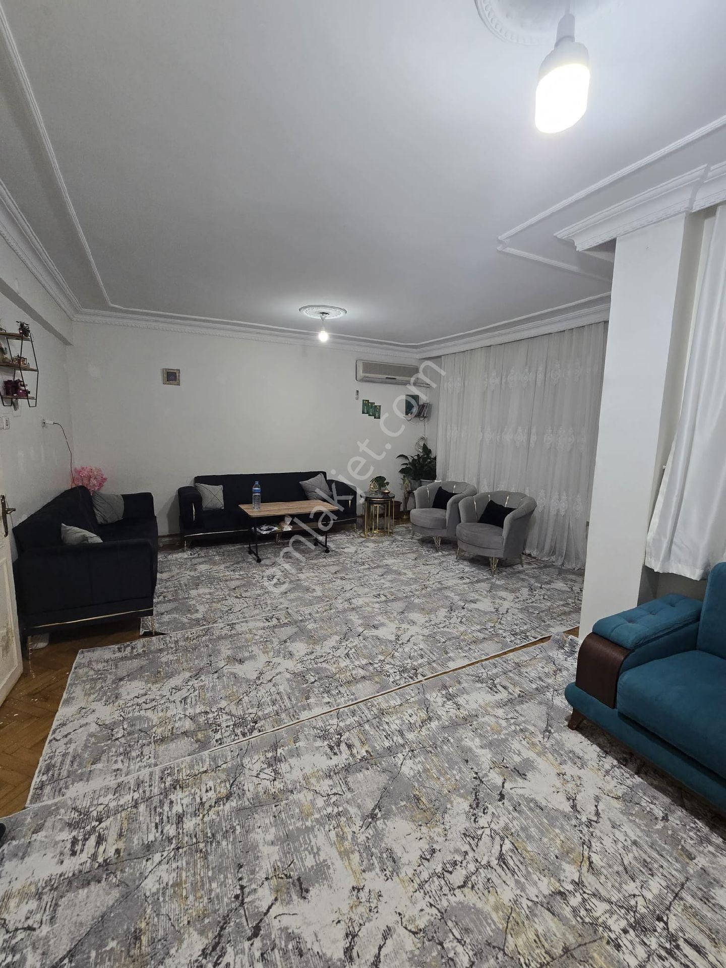 Zeytinburnu Çırpıcı Mahallesi'nde Satılık %25 Hisseli Daire