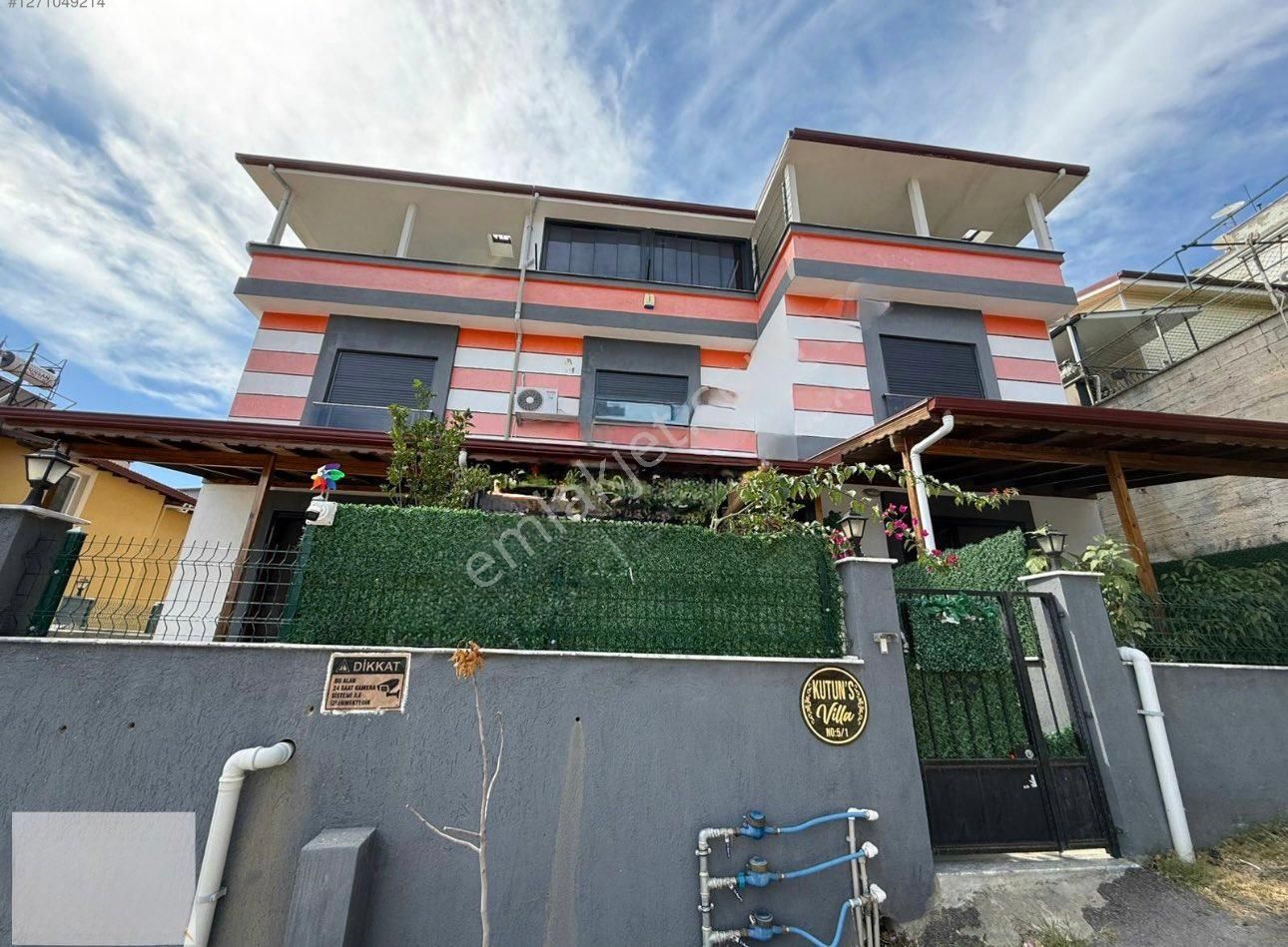 Marmara Emlak’tan Gümüldür De Havuzlu Satılık 4+1 Yazlık Villa