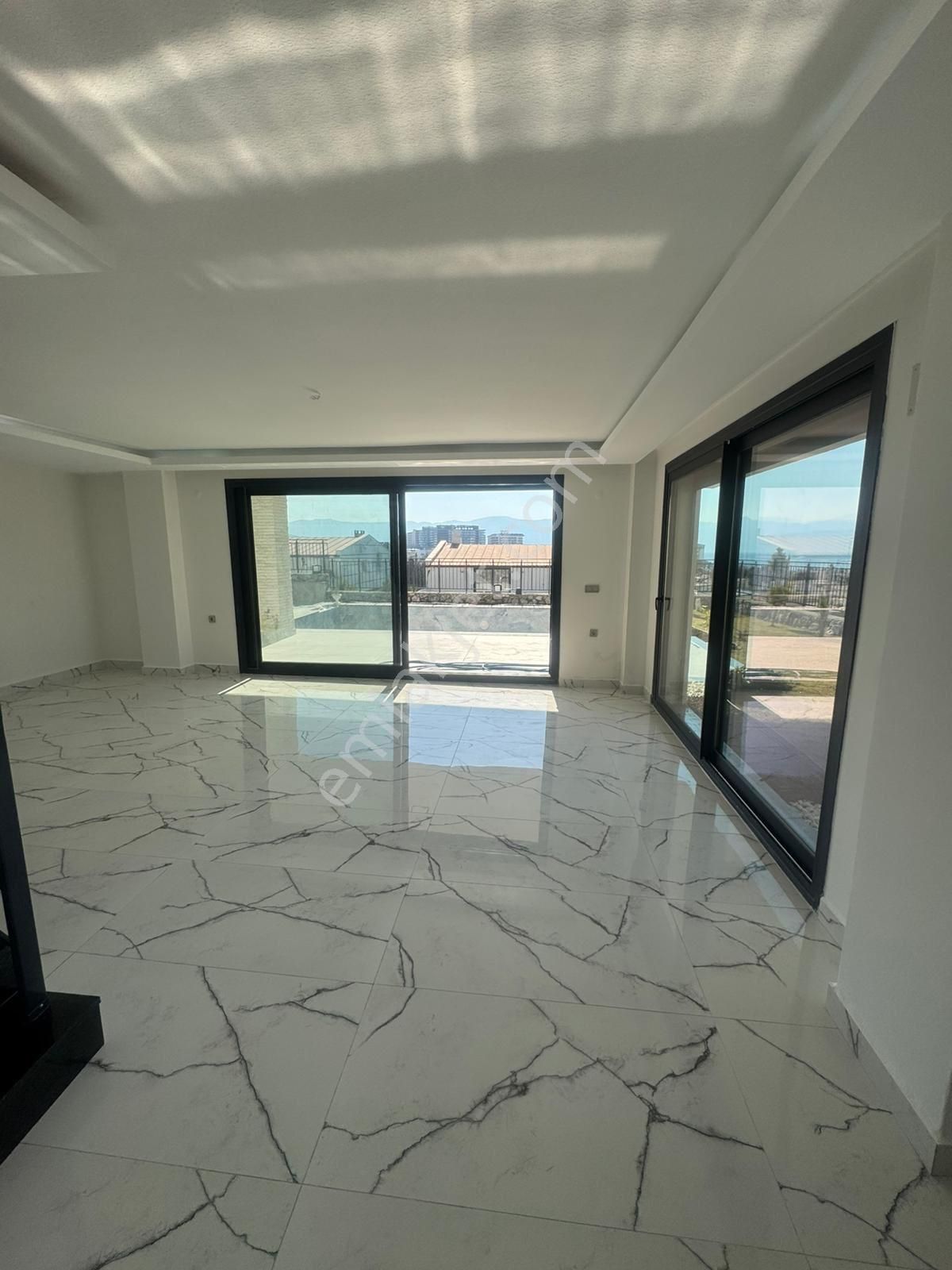 Kuşadası Yavansuda 6 Artı 2 Sıfır Deniz Manzaralı Özel Havuzluvilla - Görsel 10