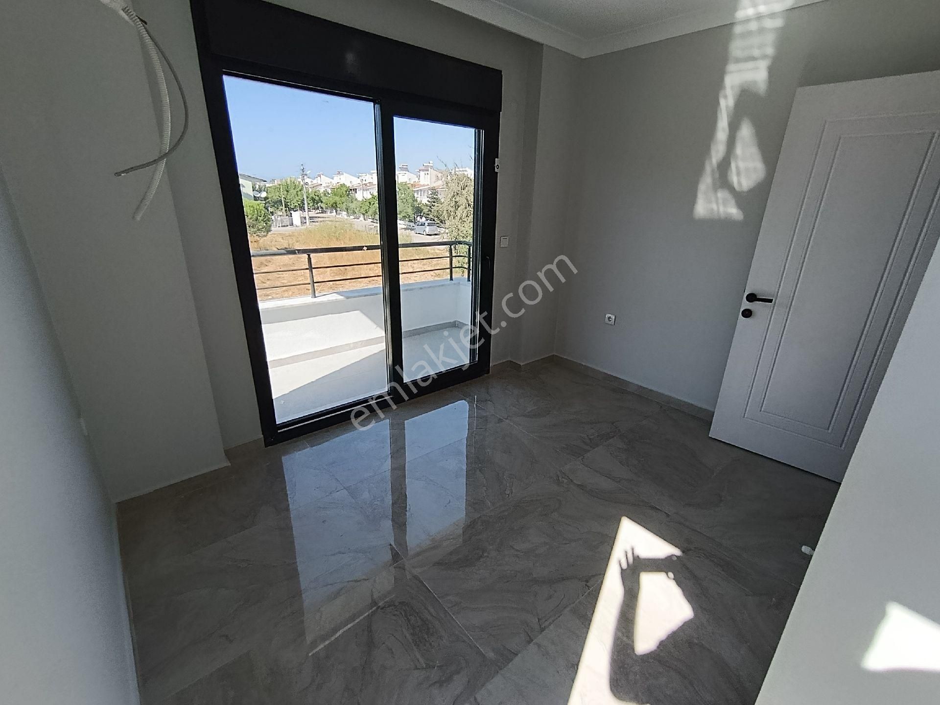 Taş Emlak'tan Geniş Bahçeli Sıfır Villa - Görsel 21
