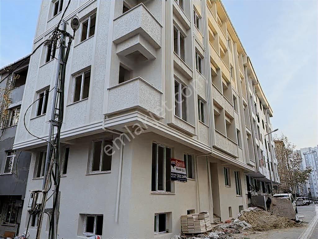 Esenyurt Yenikent Mah. 2+1 Giriş Kat Satılık Daire - Görsel 2