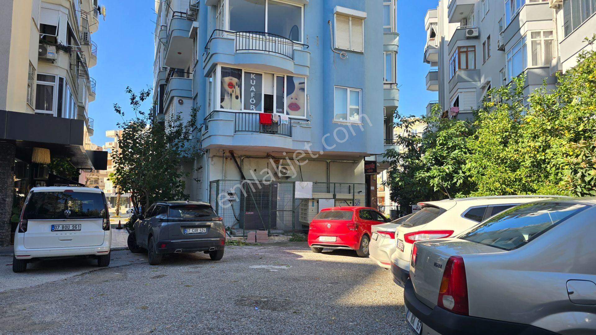 Alanya Şehir Merkezinde Satılık 4+1 150m2 Daire - Görsel 2