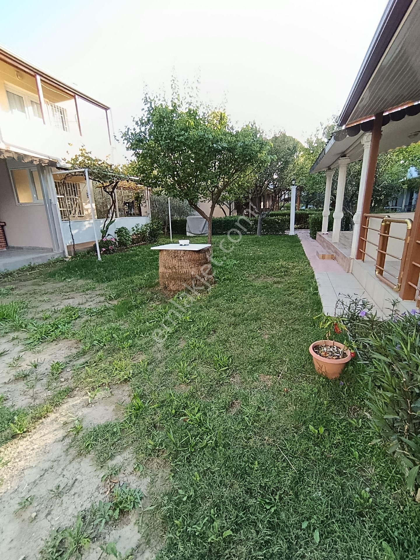 Taş Emlak'tan Altınovada Site İçinde Bakımlı Villa - Görsel 3