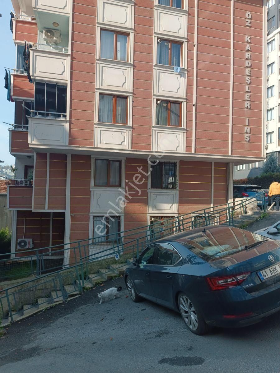 Alibeyköy De Yeni Binada Metro Dibinde Sıfır Eşyalı 2+1