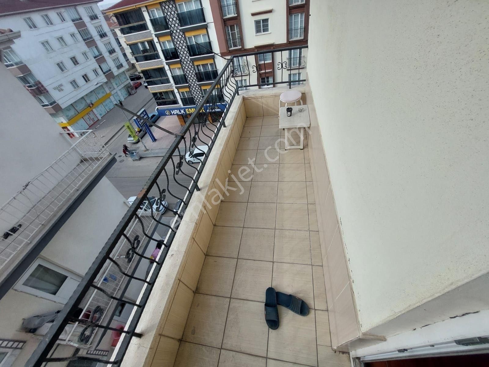 Bosna Caddesinde Asansörlü Uygun Fiyata Teras Bakmadan Geçme !!! - Görsel 5
