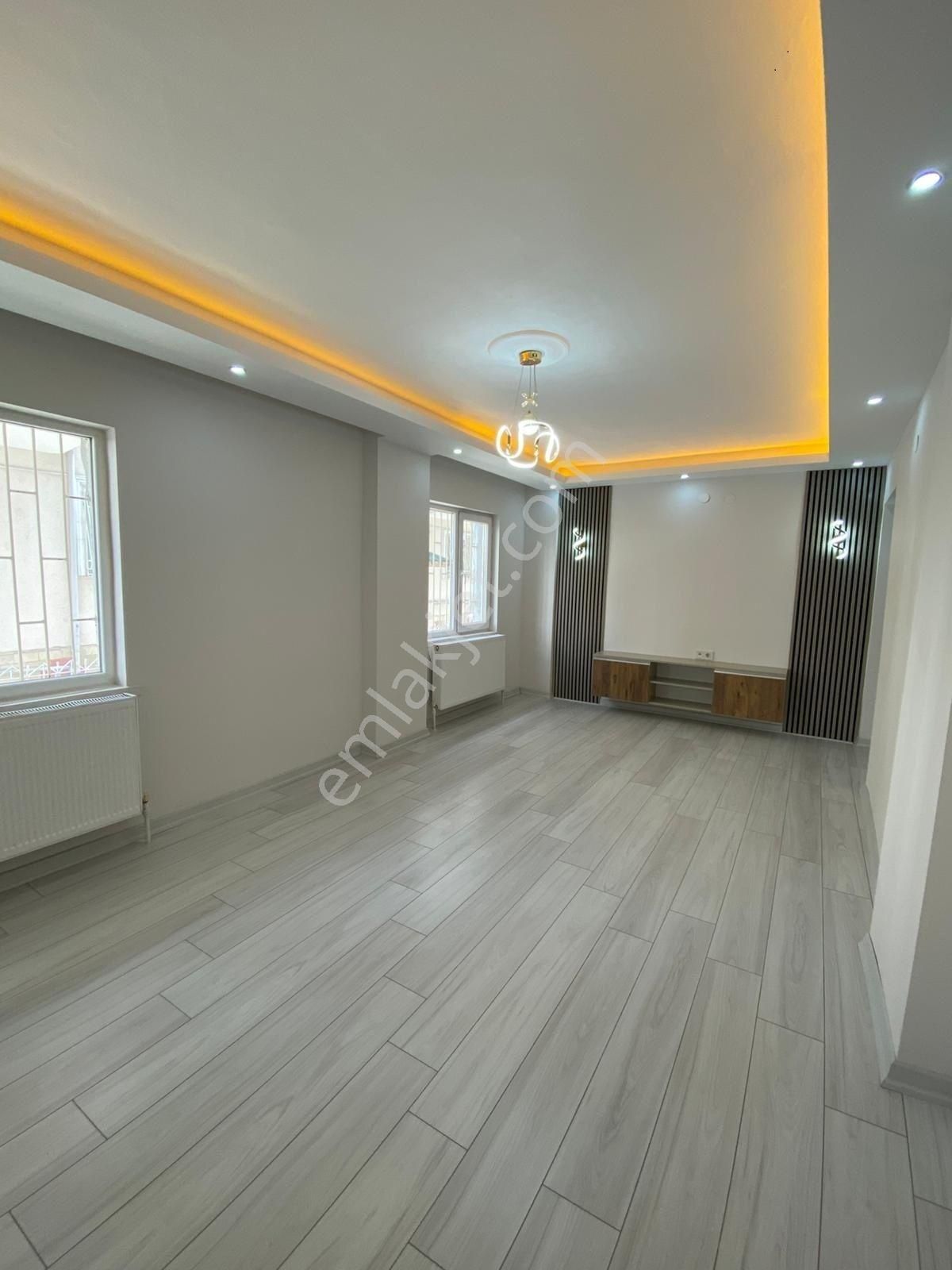 Plevne Mahallesinde Full Yapılı Bahçe Katı Daire !!! - Görsel 32