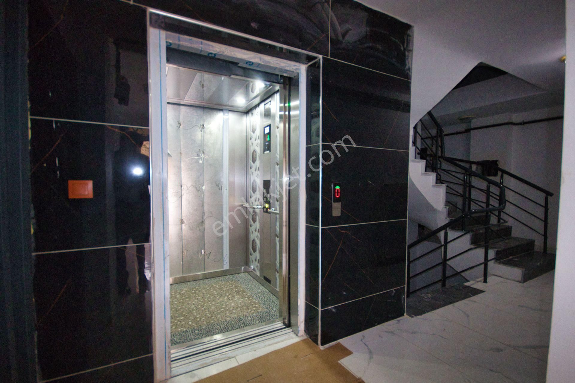 🛑🛑aktif'ten Tuzcumuratta Satılık Eşyalı Şık Tasarımlı Kapalı Otoparklı Ferah 1+1 Daire - Görsel 28