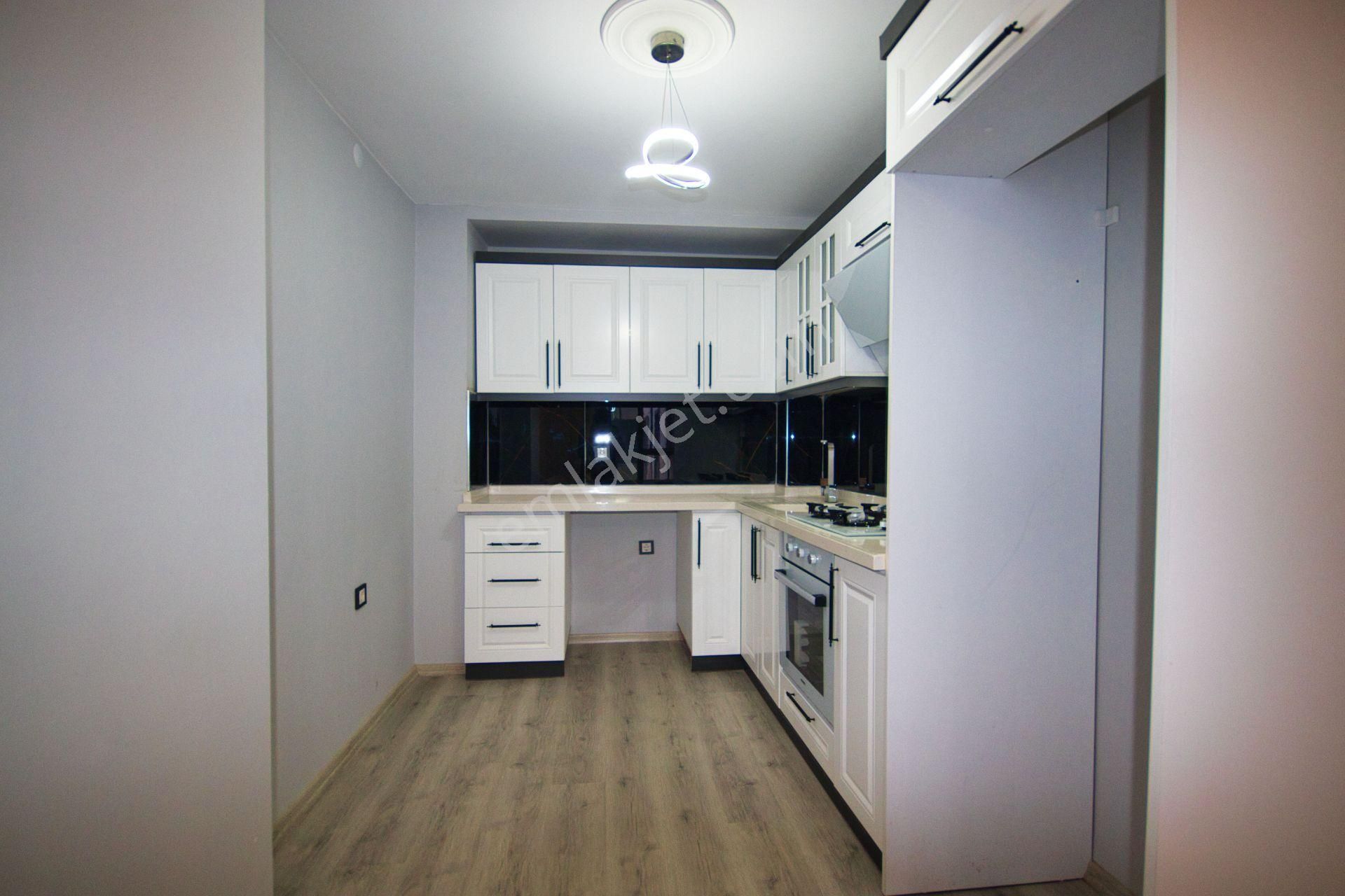 🛑🛑aktif'ten Tuzcumuratta Satılık Eşyalı Şık Tasarımlı Kapalı Otoparklı Ferah 1+1 Daire - Görsel 6