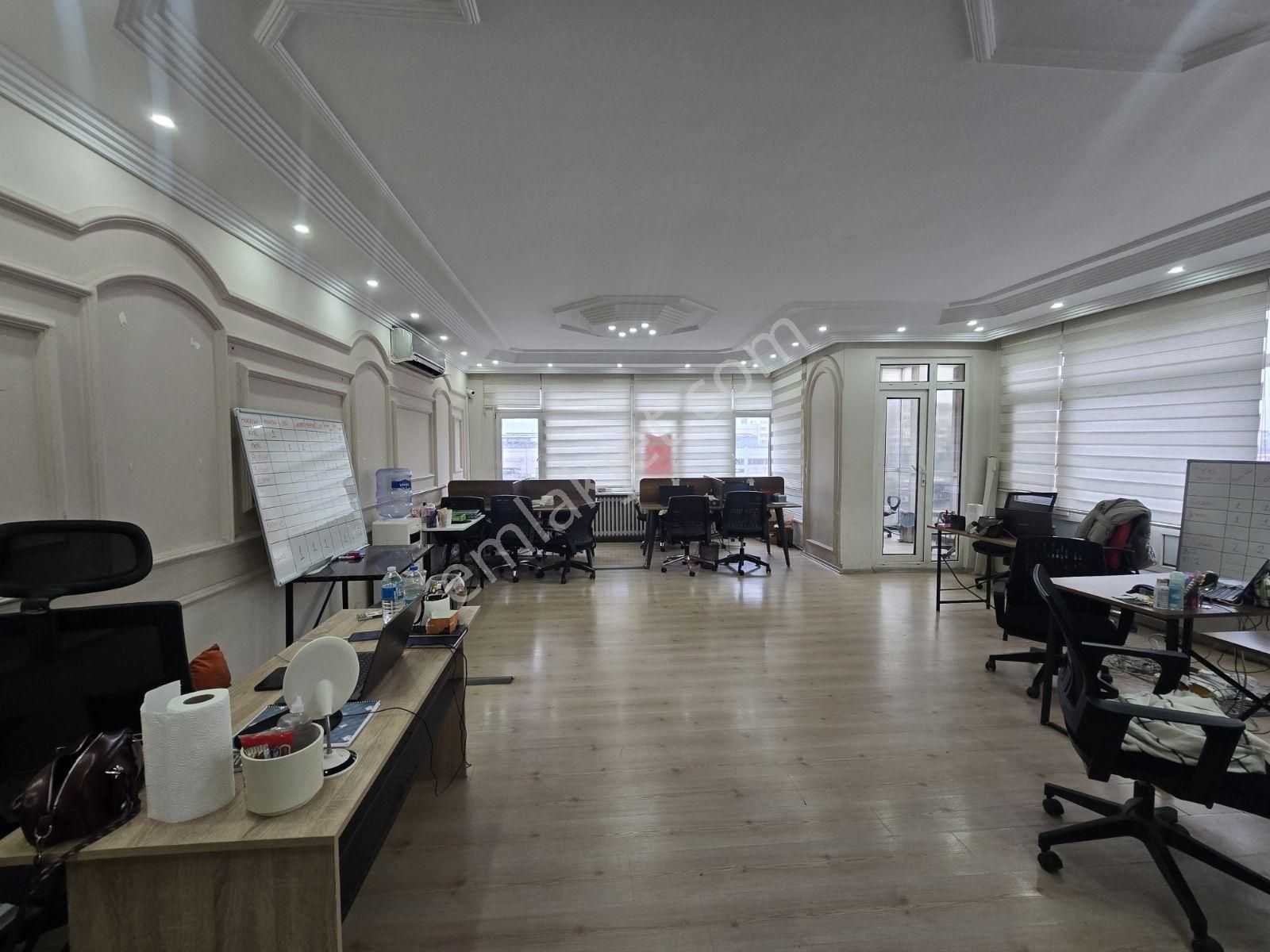 İncirli Metrobüs Karşısında 240 M2 4. Kat 4+1 Ferah Ofis - Görsel 4