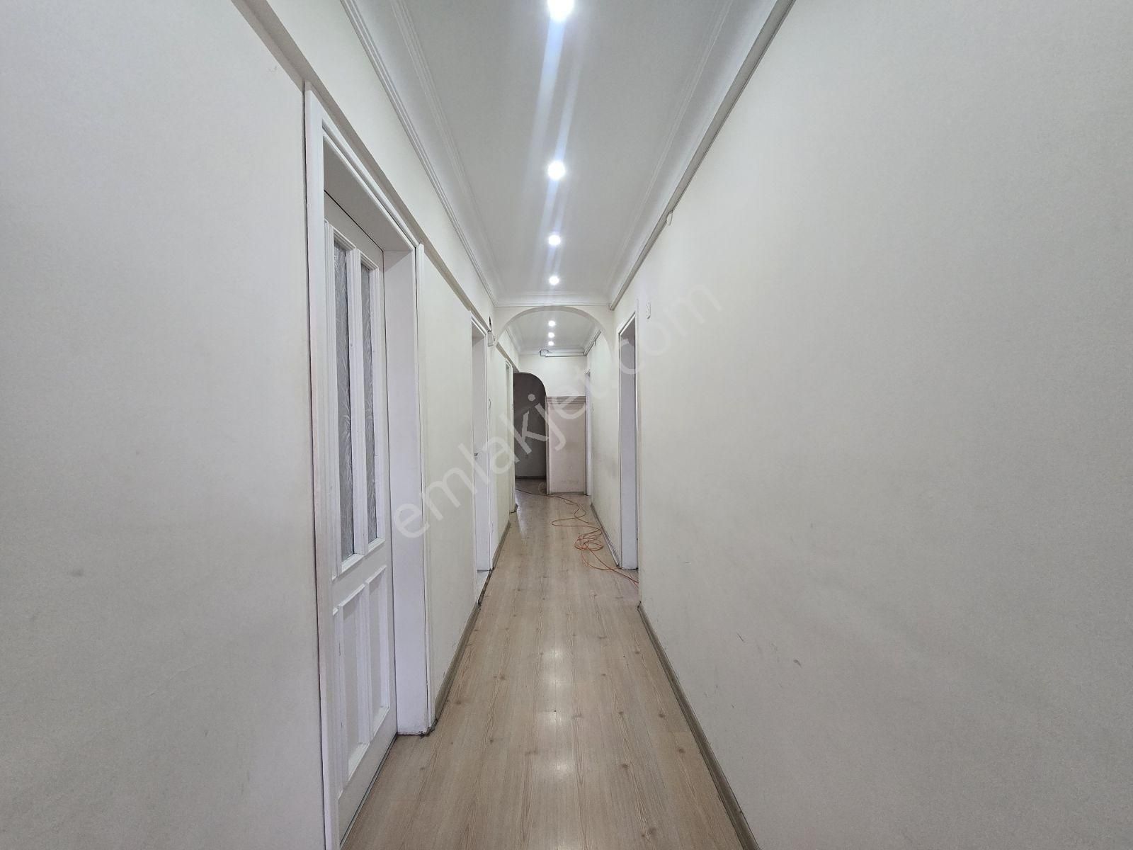 İncirli Metrobüs Karşısında 240 M2 4. Kat 4+1 Ferah Ofis - Görsel 6