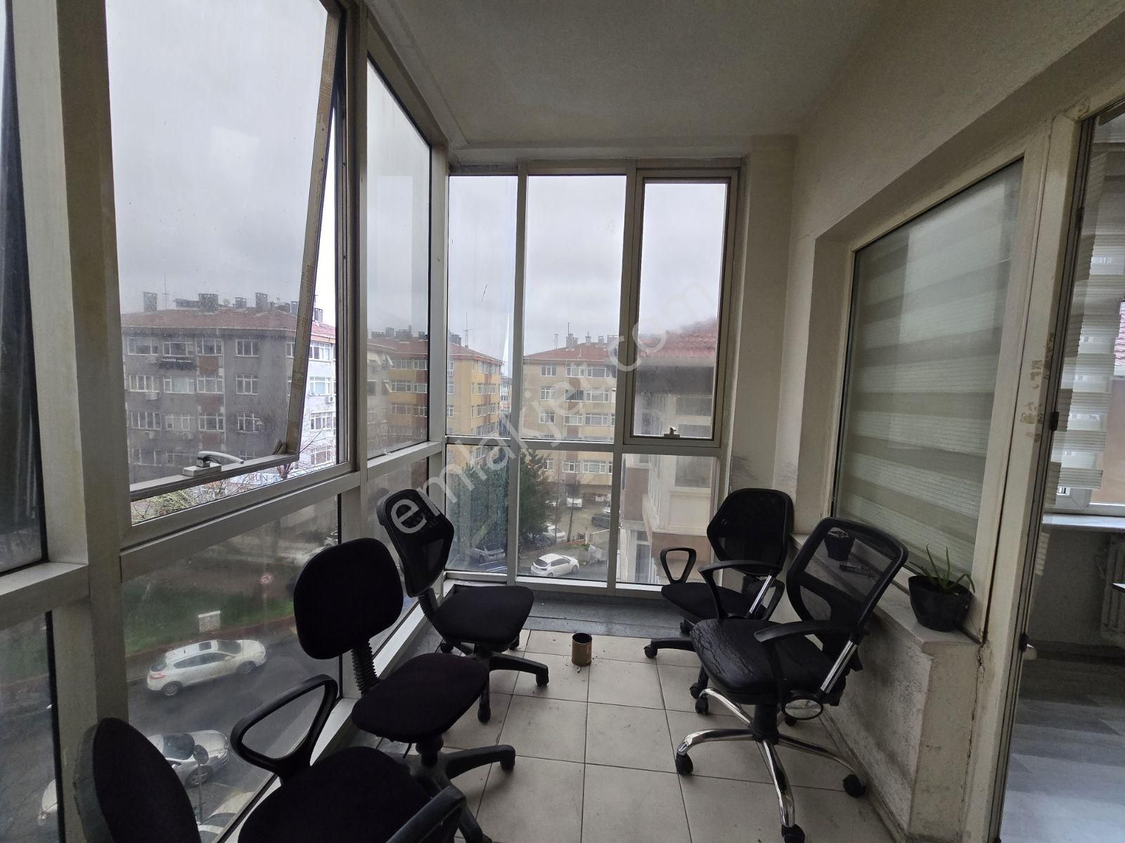 İncirli Metrobüs Karşısında 240 M2 4. Kat 4+1 Ferah Ofis - Görsel 12