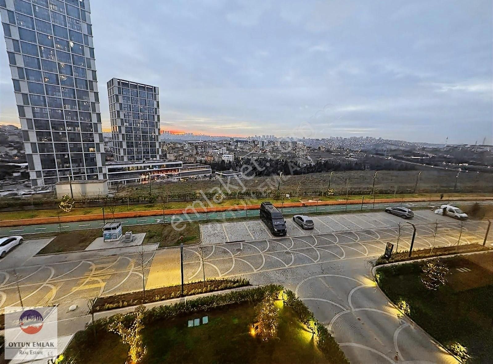 Tema İstanbul 2 Önü Açık Kapalı Balkon Kiralık 2+1 Daire 141 M²