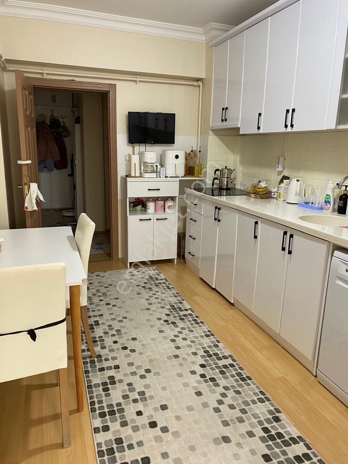 Es-as Emlak Eryaman'da 3+1 Üst Katta Asansörlü Daire!!!!!!!