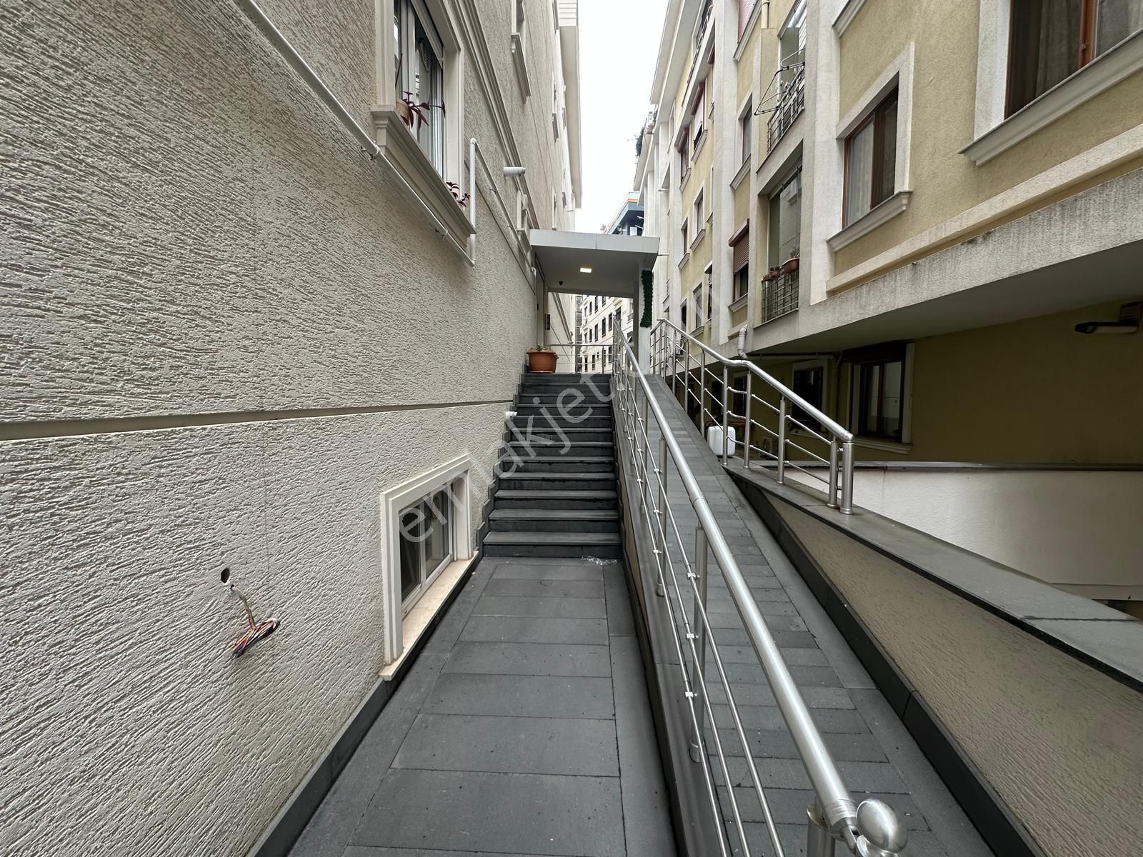▃artemin▃küçükyalı'da Merkezi Konumda Ferah 2.kat 60m² 1+1! - Görsel 24
