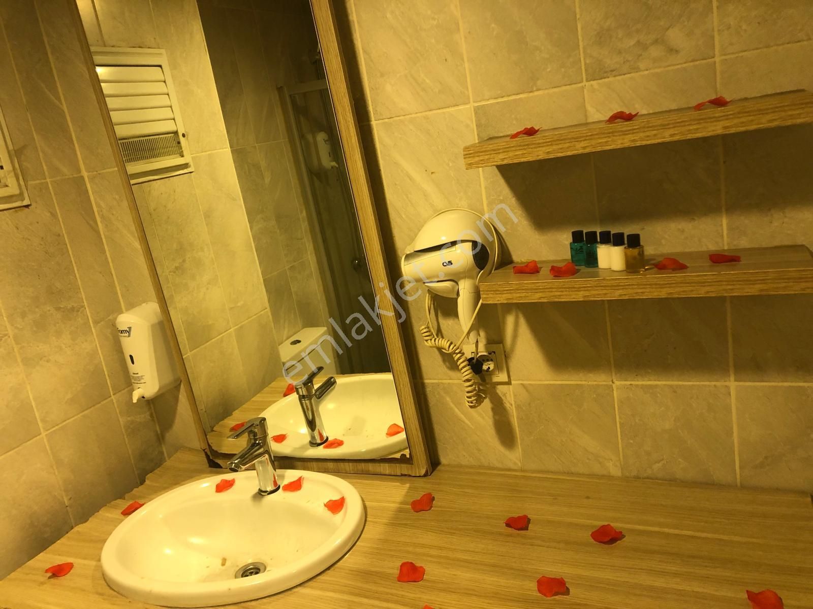 Kalabalık Ailelere Veya İş İçin Gelen Firmalara Uygun 2+1 Daireler( Pera Life Suit'te ) - Görsel 11