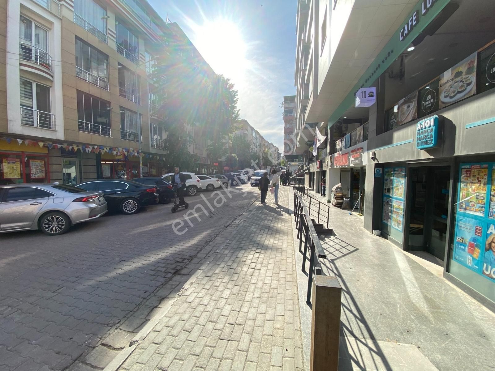 Lidya Emlak'tan Çiğdem Cad. Üzeri 260m2 Depolu Kiralık Dükkan