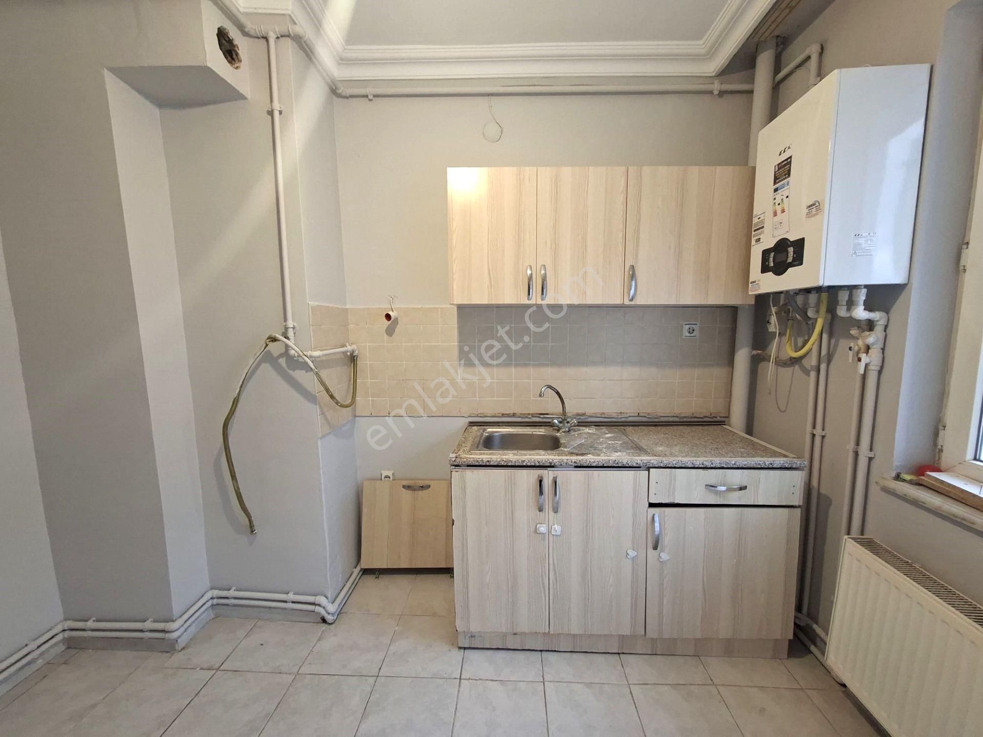 Recep Ümit'ten Gazi Yakup Satar Caddesi Üzerinde Büyük Park Karşısı Satılık 3+1 Asansörlü Daire - Görsel 14