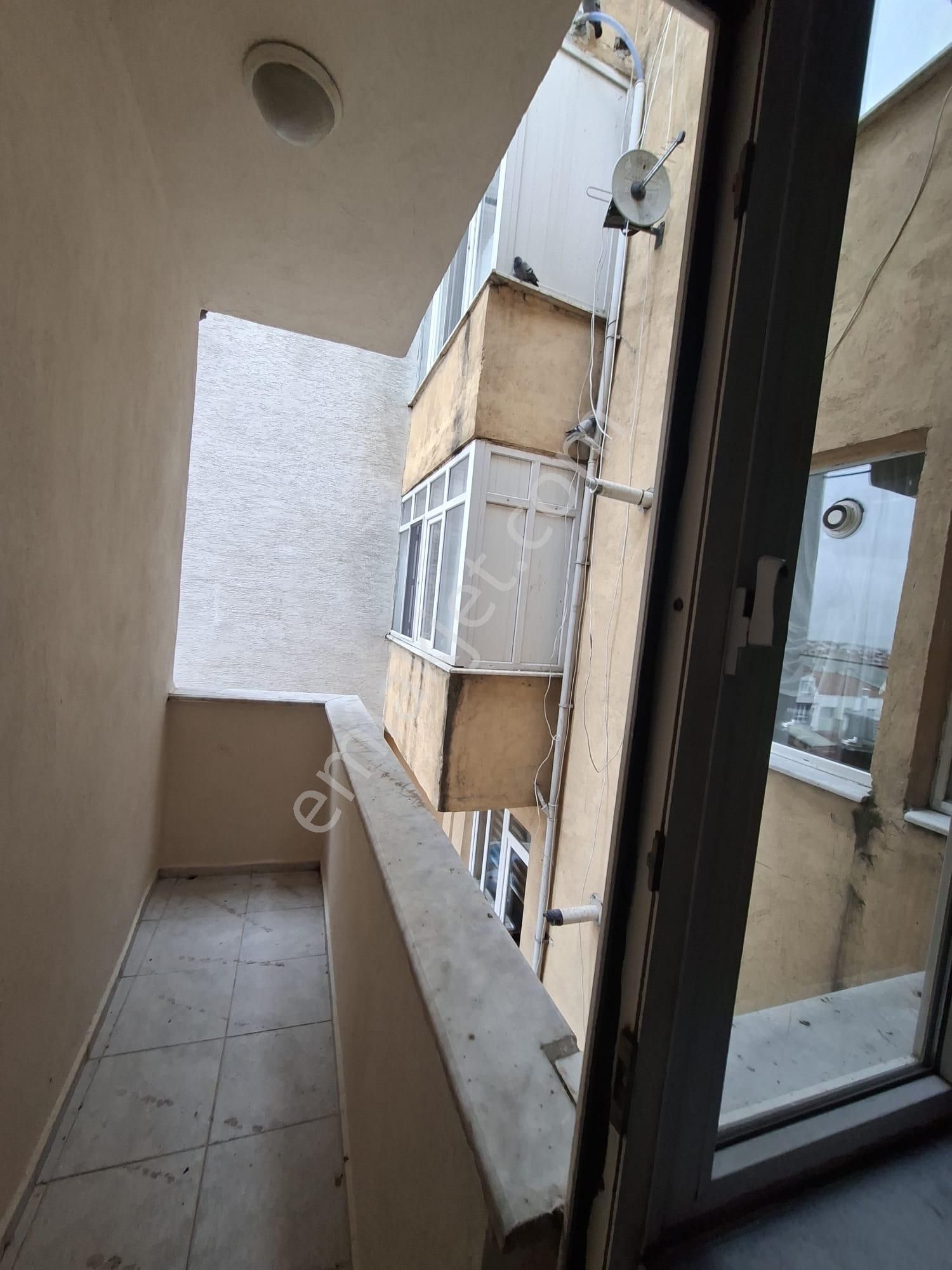 Recep Ümit'ten Gazi Yakup Satar Caddesi Üzerinde Büyük Park Karşısı Satılık 3+1 Asansörlü Daire - Görsel 5