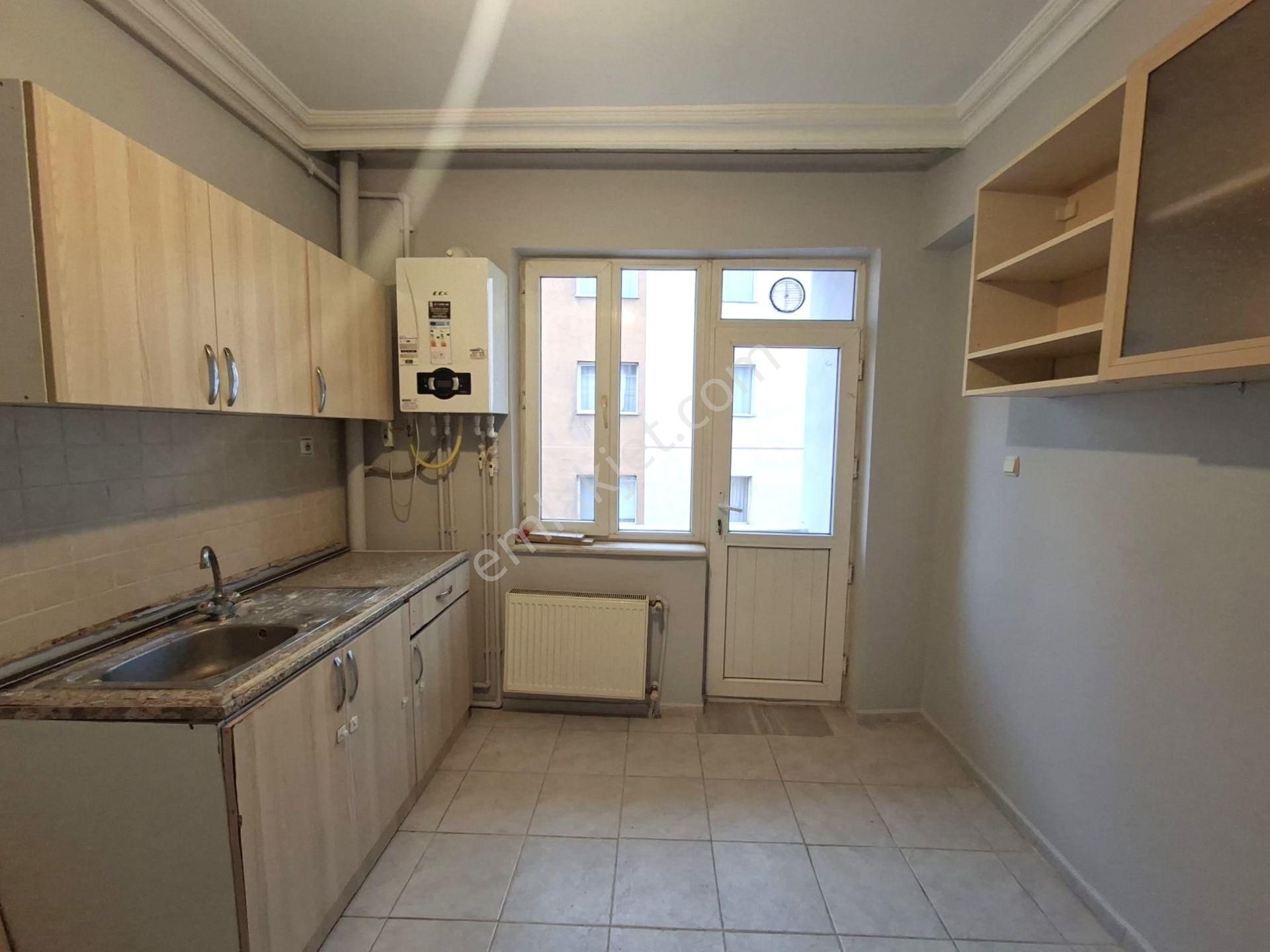 Recep Ümit'ten Gazi Yakup Satar Caddesi Üzerinde Büyük Park Karşısı Satılık 3+1 Asansörlü Daire - Görsel 8