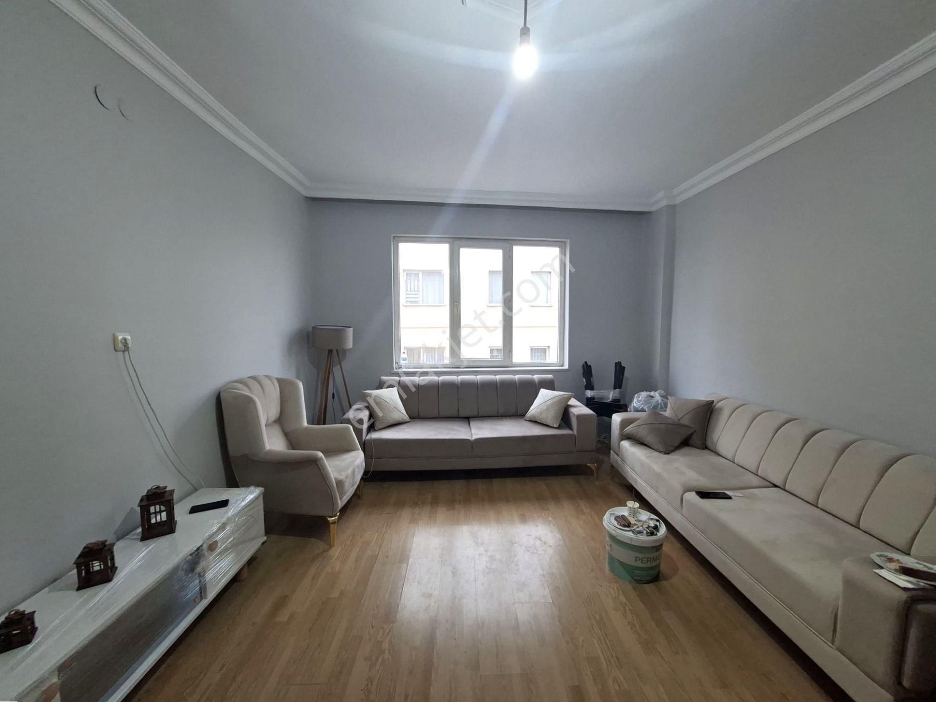 Recep Ümit'ten Gazi Yakup Satar Caddesi Üzerinde Büyük Park Karşısı Satılık 3+1 Asansörlü Daire