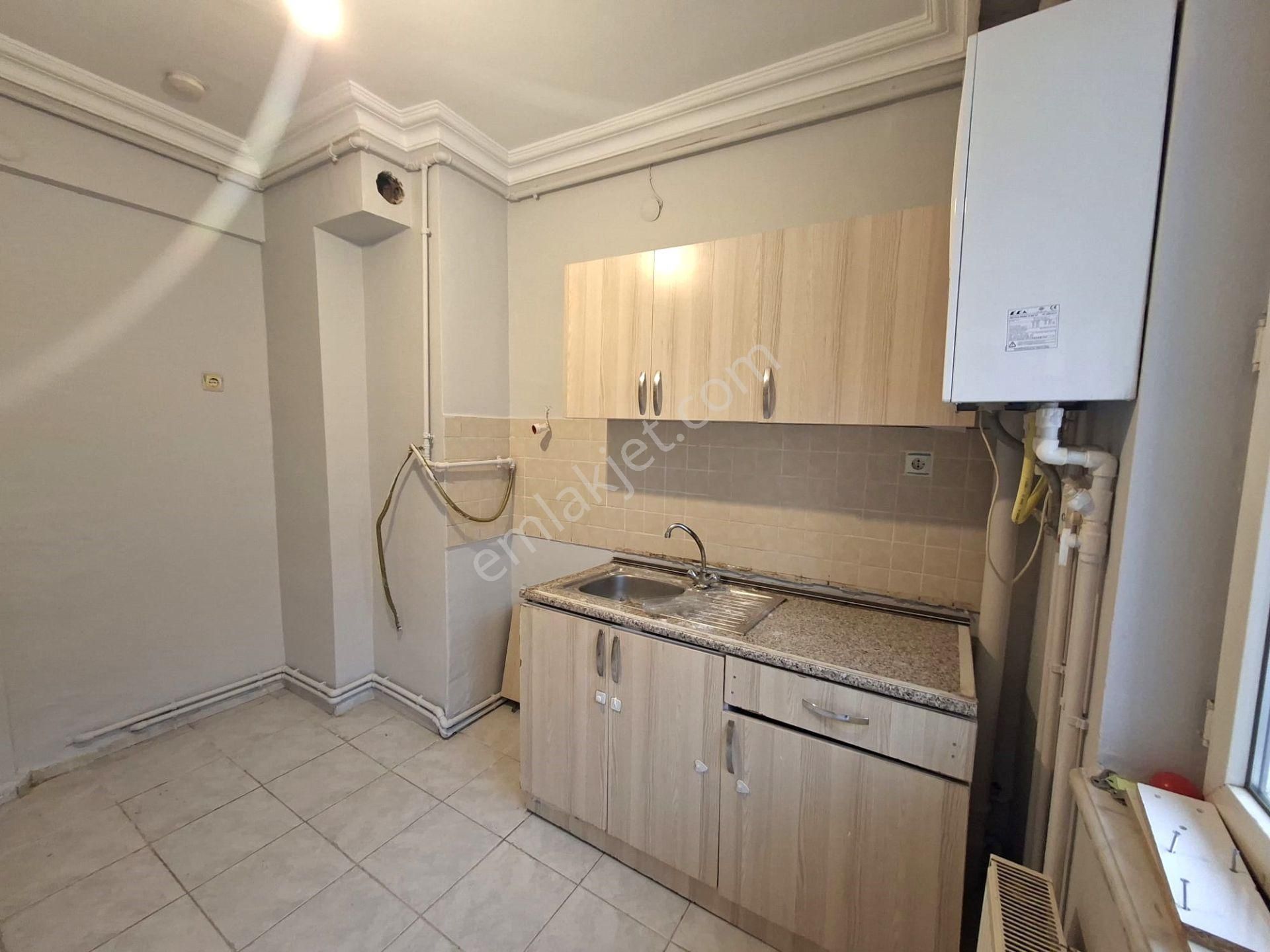 Recep Ümit'ten Gazi Yakup Satar Caddesi Üzerinde Büyük Park Karşısı Satılık 3+1 Asansörlü Daire - Görsel 9