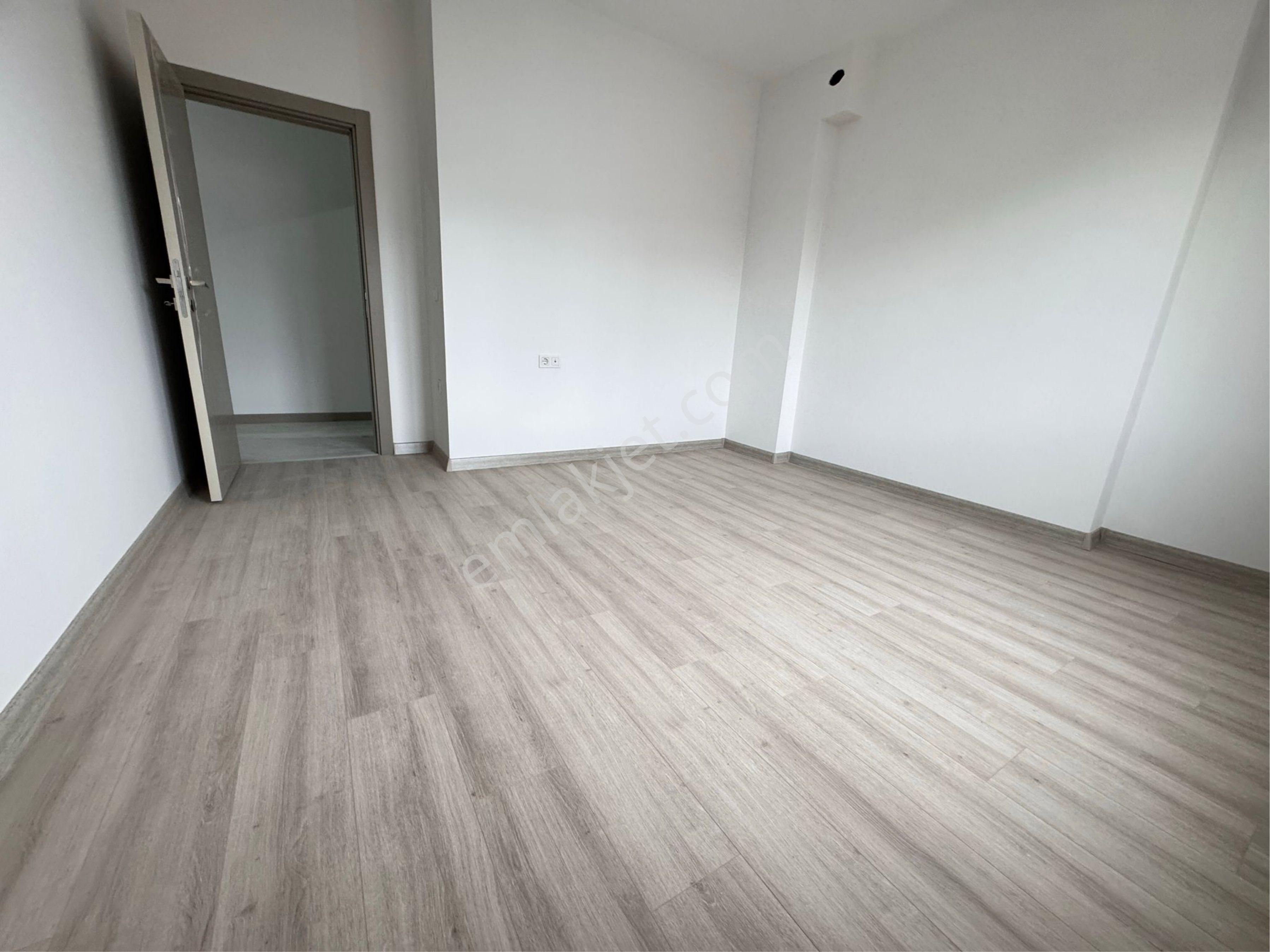 Çayırova Yeni Mahallede Yerden Isıtmalı Asansörlü 2+1 Arakat - Görsel 2